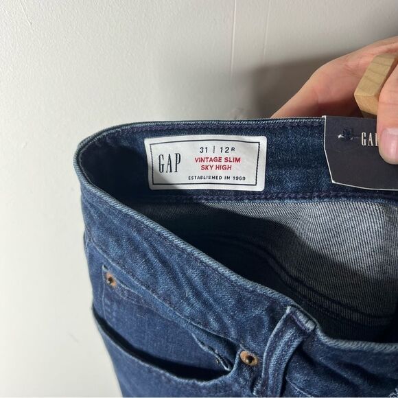 GAP Blue Vintage Slim Sky High Rise Jeans with Cuffed Hem size 12 - Picture 3 of 9